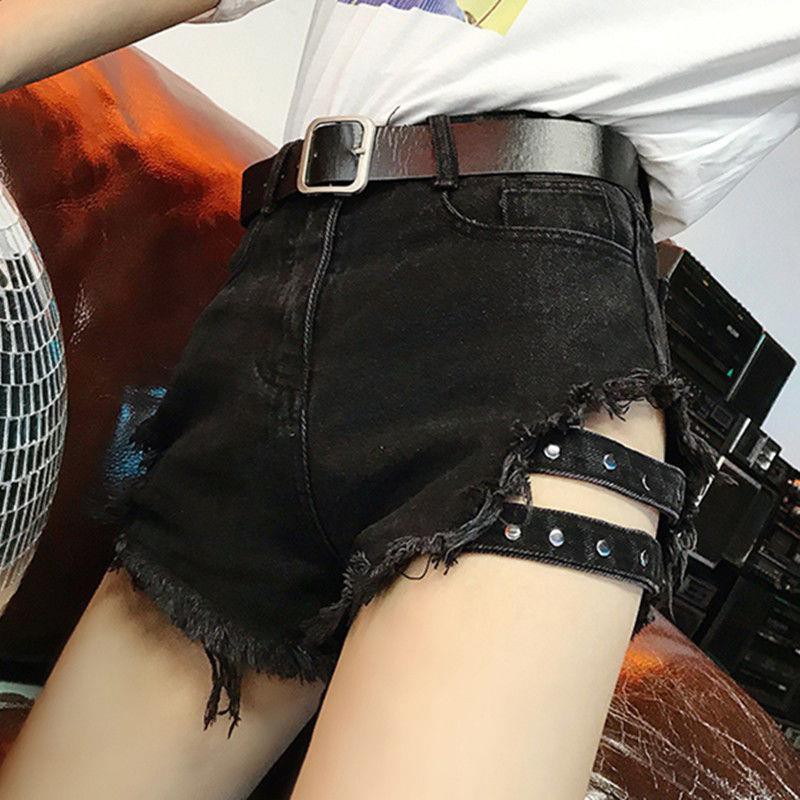 Quần short denim màu đen phong cách Hồng Kông phụ nữ mùa hè mới 2021 và Hàn Quốc quần cạp cao ống rộng và mỏng màu đỏ nóng sang trọng với phong cách tương tự