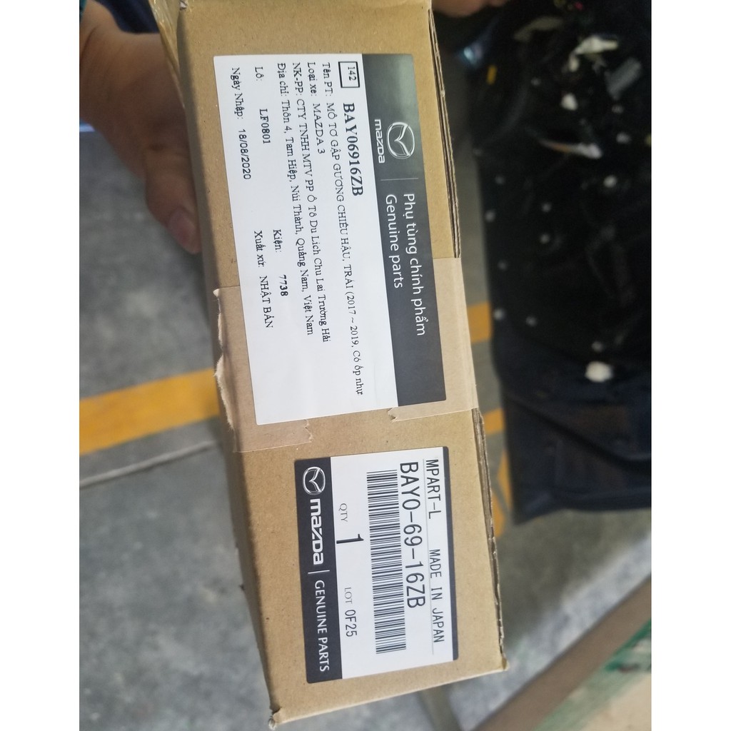 Ốp chân gương Mazda 3 đời 2015-2019 bên trái