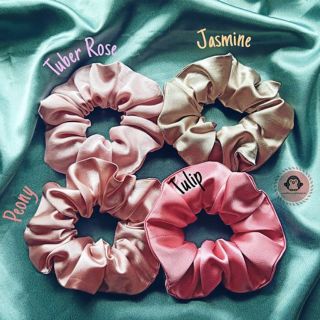 Scrunchies (Vòng cột tóc)
