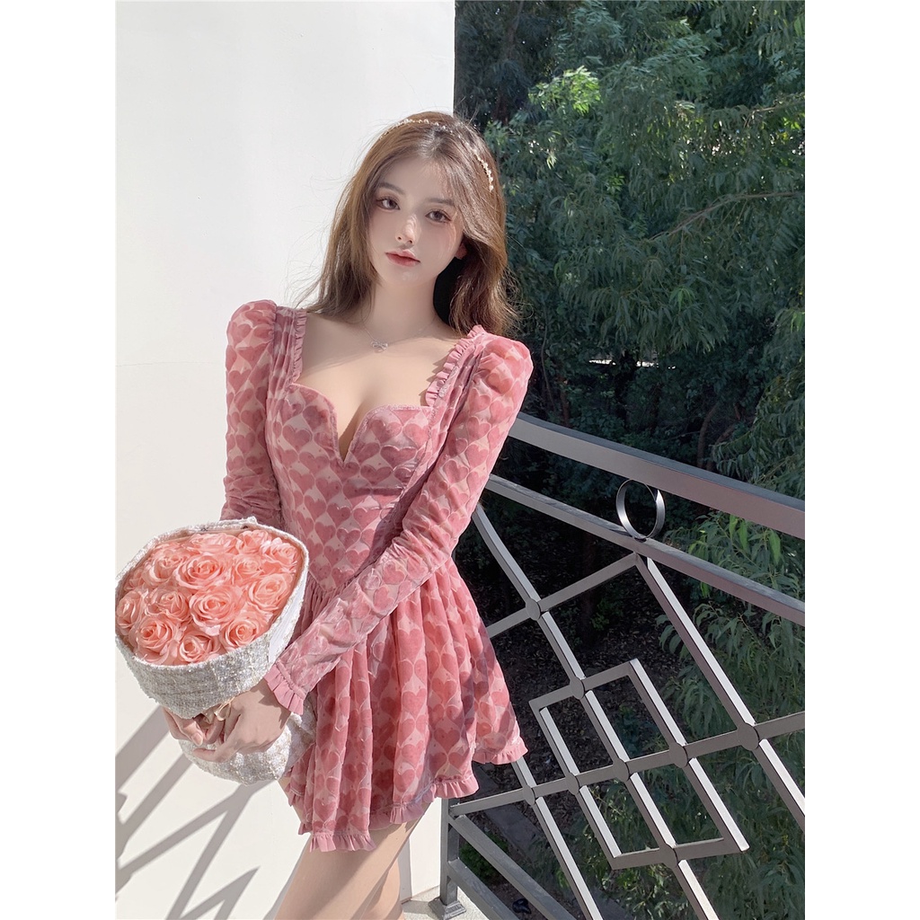 Đầm nhung cổ vuông ba chiều màu đồng nhất phong cách Pháp ngọt ngào quyến rũ