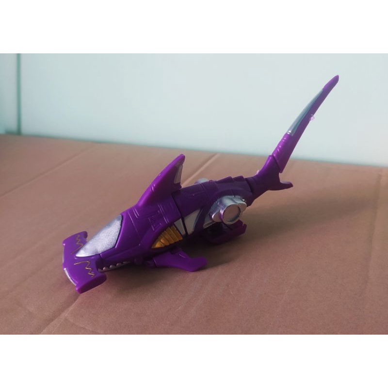 Siêu nhân gao cá mập tím