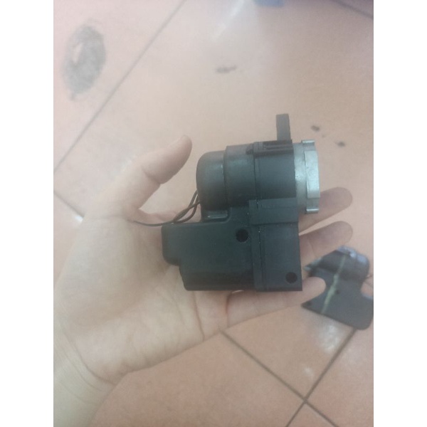 Mô tơ gập gương xe ô tô Vinfast Fadil