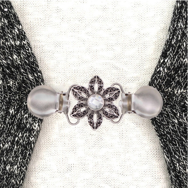 Kẹp cài áo khoác cardigan đính ngọc trai thời trang