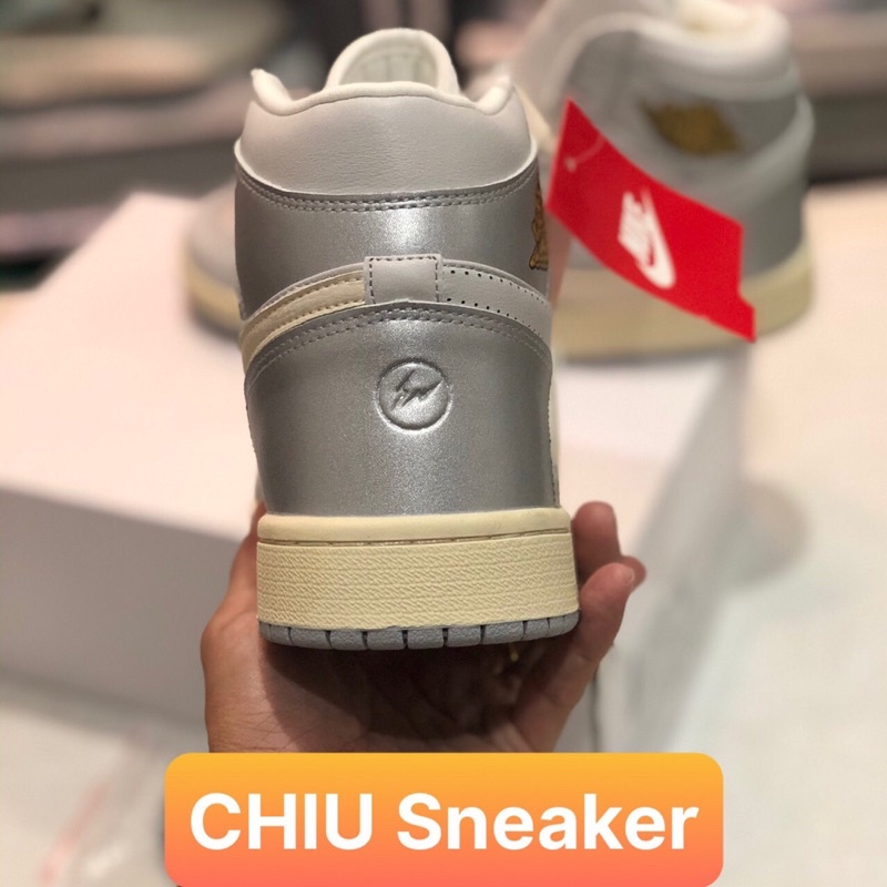 [ CHIU Sneaker 1 ] Giày thể thao Jordan cổ cao bạc travits phiên bản độc lạ hiếm da thật