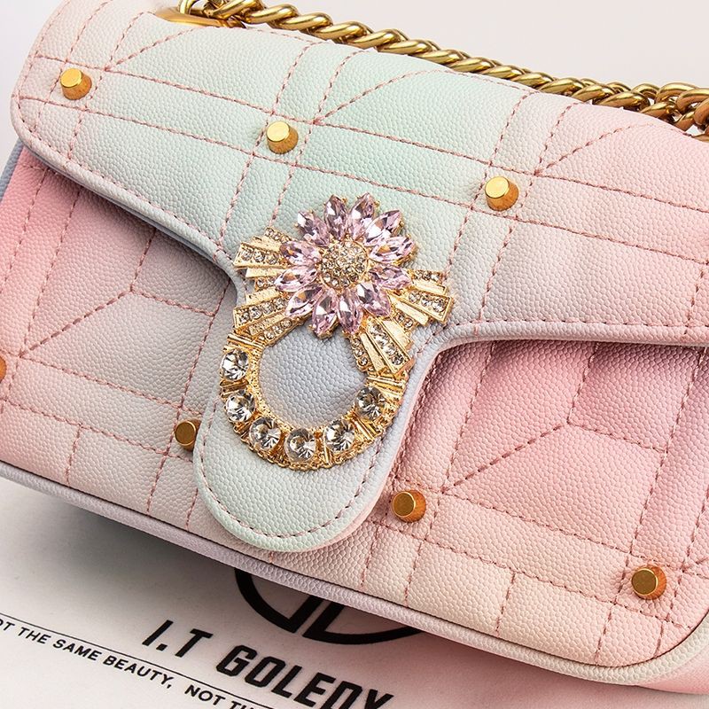 Túi hiệu I.T GOLEDY HONGKONG cao cấp, hàng chính hãng.