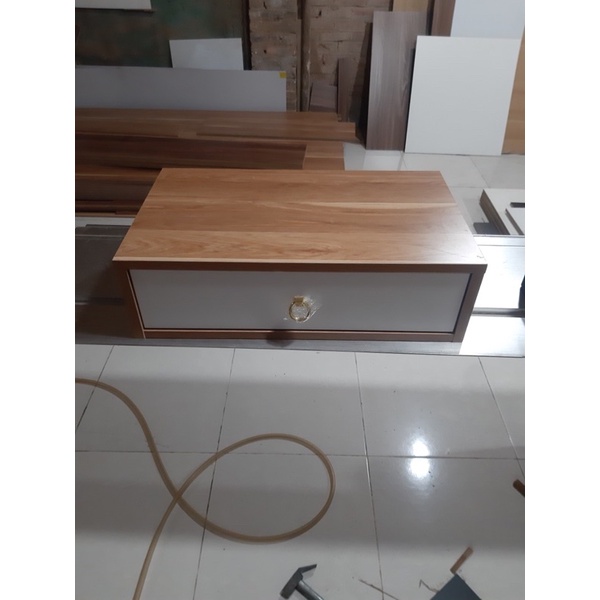 BÀN PHẤN TREO TƯỜNG(60*30*15)