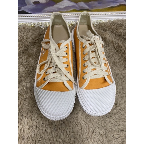 Giày thể thao size 39-40 mỏng