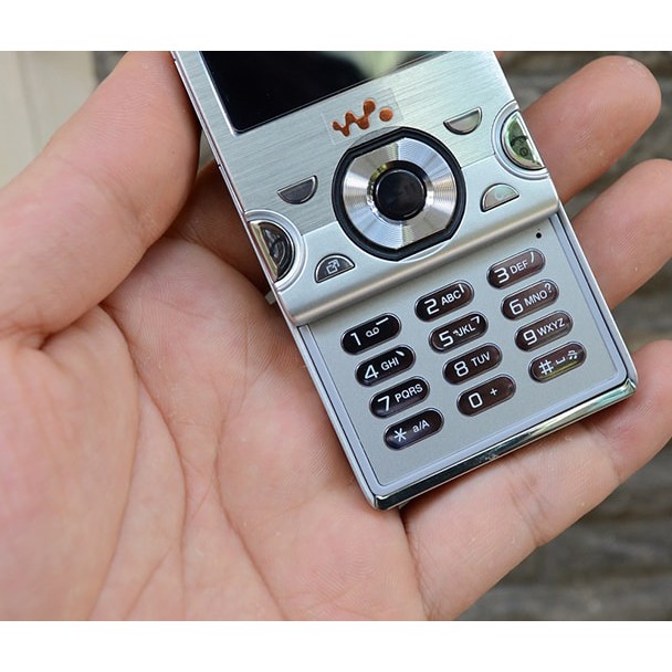 ĐIỆN THOẠI SONY ERICSSON W995 CHÍNH HÃNG
