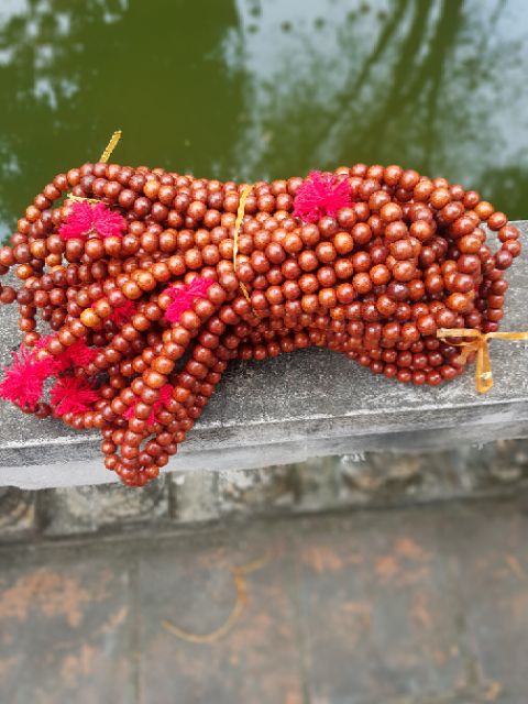 Vòng tràng hạt tròn 10 li gỗ hương 108 hạt