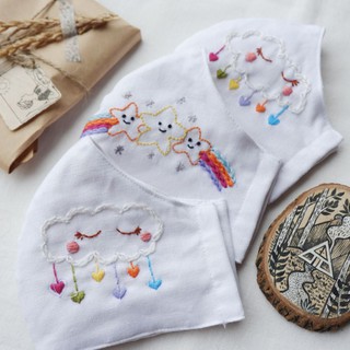 khẩu trang linen vải tự nhiên, thêu tay mẫu mây và cầu vồng rất xinh ❤