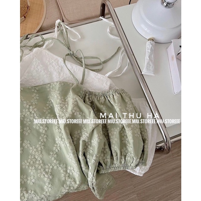 ÁO TRỄ VAI HAI DÂY TAY BỒNG THÊU HOA CÚC NHỎ ATHT2S