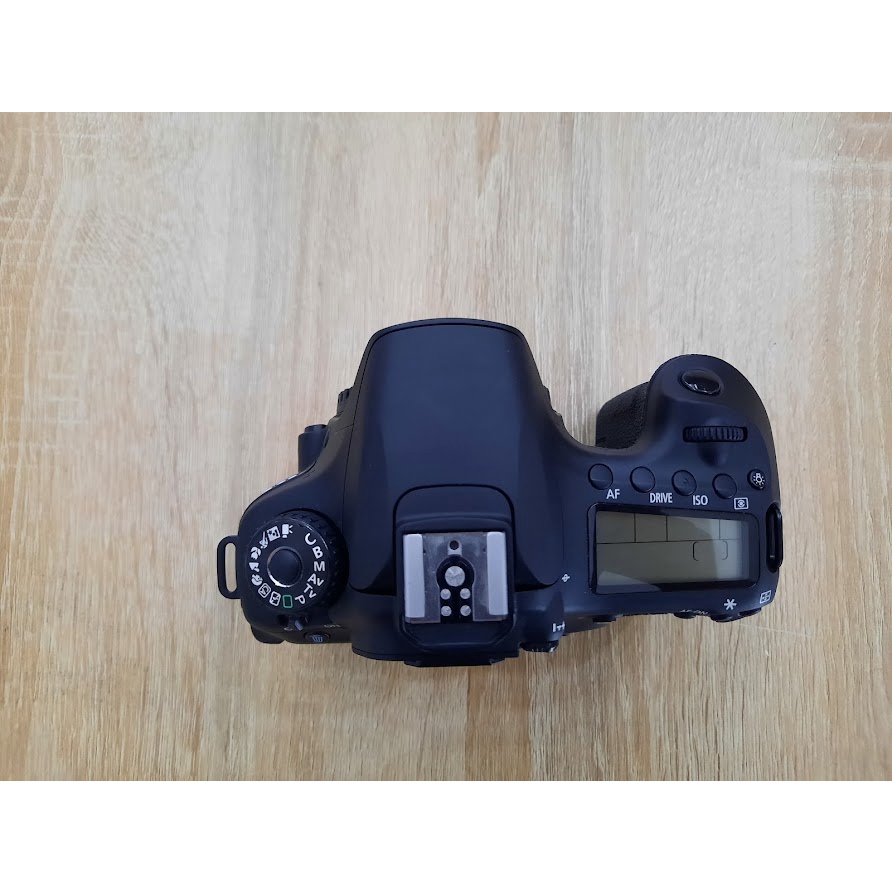 Body máy ảnh Canon 60D mới 99% kèm theo pin, sạc, dây đeo | BigBuy360 - bigbuy360.vn