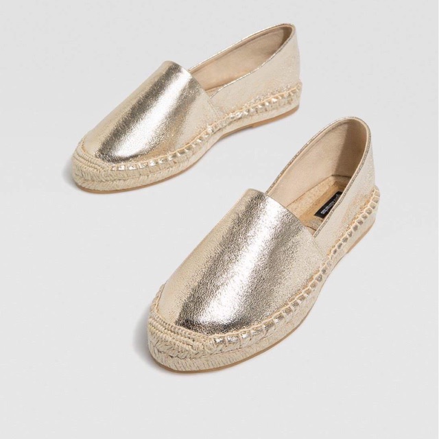 Giày stradivarius