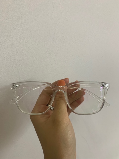 Gọng kính cận mắt mèo và trong vuông