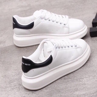 Giày sneaker độn đế