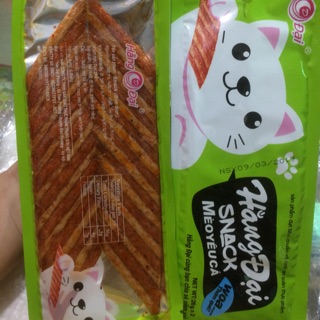 Snack mèo yêu cá