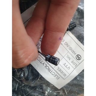 1 cái tụ cản lọc chép bibolap 50v 2.2uf 3.3uf 2.7uf , 4.7uf