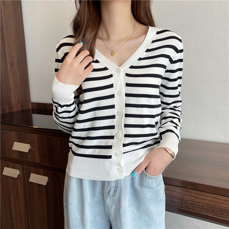 Áo khoác cardigan IELGY cổ chữ V tay dài chống nắng vải lụa băng dệt kim mỏng dáng rộng kẻ sọc