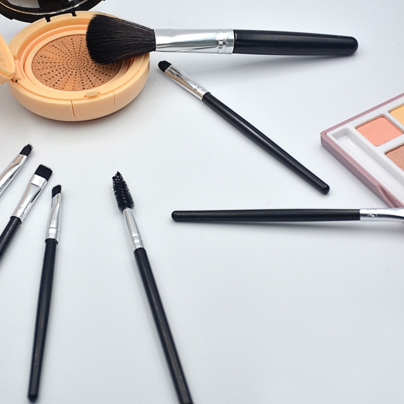 [Hàng mới về] Bộ 8 cọ trang điểm chuyên nghiệp màu đen