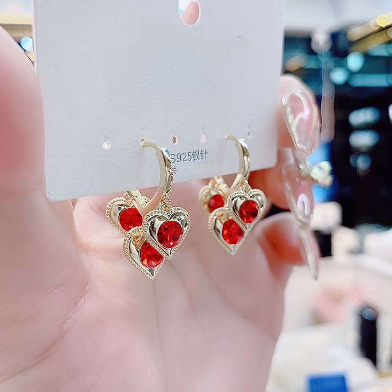 Đôi Bông Tai Hình Trái Tim Đính Đá Thời Trang Cho Nữ