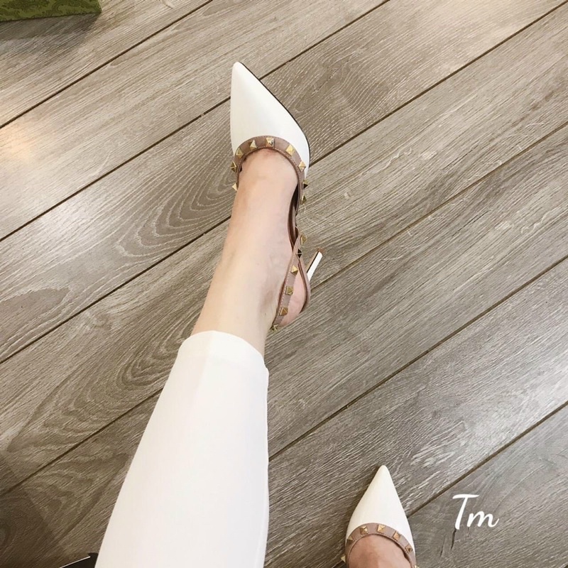Giày cao gót da bóng viền đinh Valen gót nhọn 8p sang chảnh
