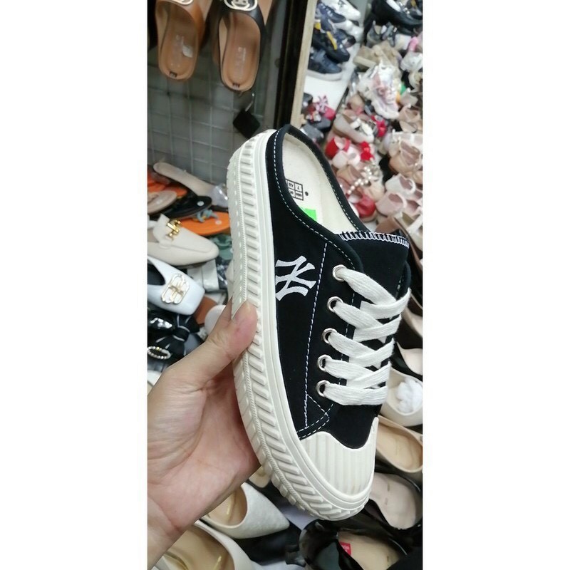 GIÀY THỂ THAO SNEAKER NỮ ĐẸP DA MỀM NĂNG ĐỘNG THỜI TRANG PHÁT QUANG GIÁ RẺ ĐI ÊM CHÂN 2 MÀU ĐẾ 4CM - MÃ T22