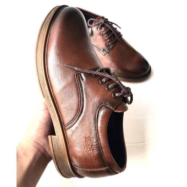 Giày Dr nam phong cách,chất liệu da bò, bảo hành dài hạn, size từ 39-44,màu vàng bò..sang trọng đẳng cấp