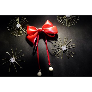 Kẹp tóc phối nơ 4 cánh lụa đỏ kèm bombom handmade