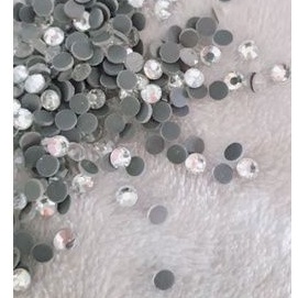50g đá ủi nhiệt 5mm,4mm chân keo DMC
