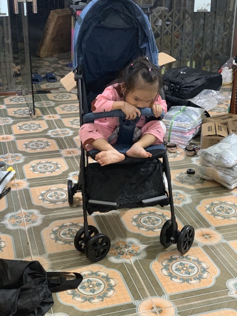 Xe đẩy gấp gọn như balo siêu nhẹ đẹp babythrone