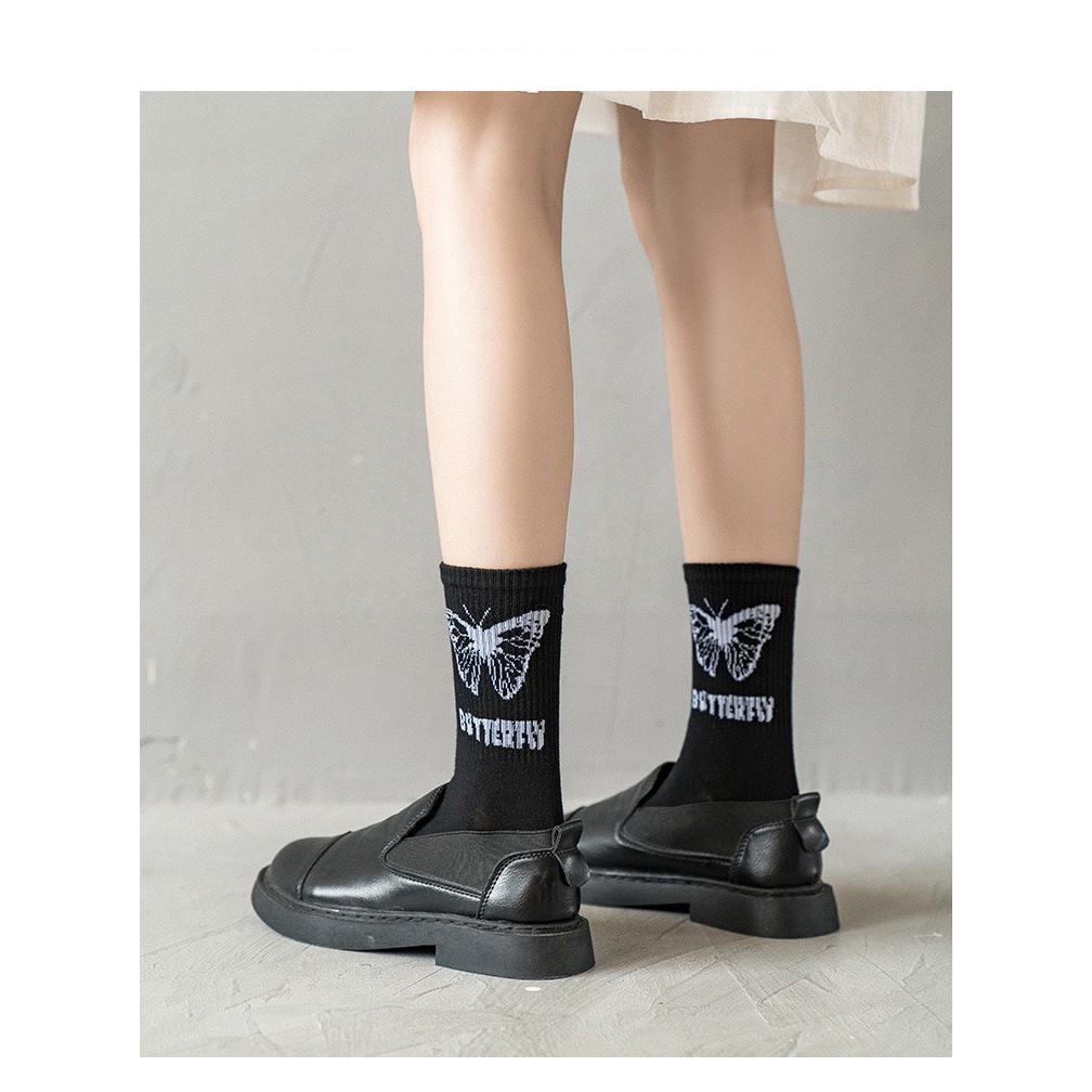 Vớ cao cổ Vemico unisex màu đen trắng hoạ tiết butterfly TN38
