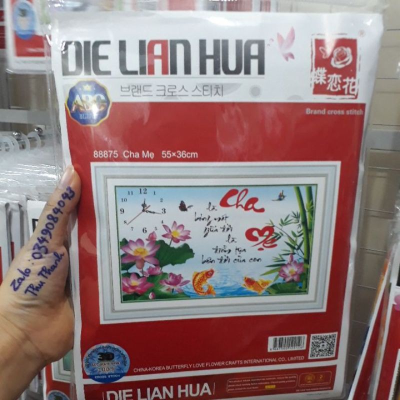 tranh thêu cha mẹ đồng hồ 88875 (55×36)