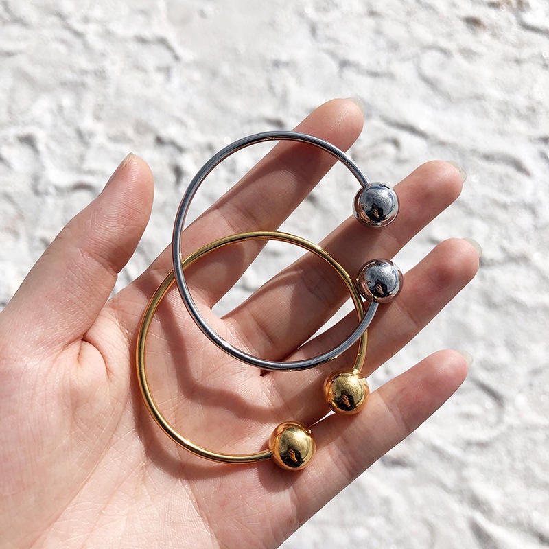 Vòng tay cuff titan 2 đầu bi tròn cá tính không gỉ CF01