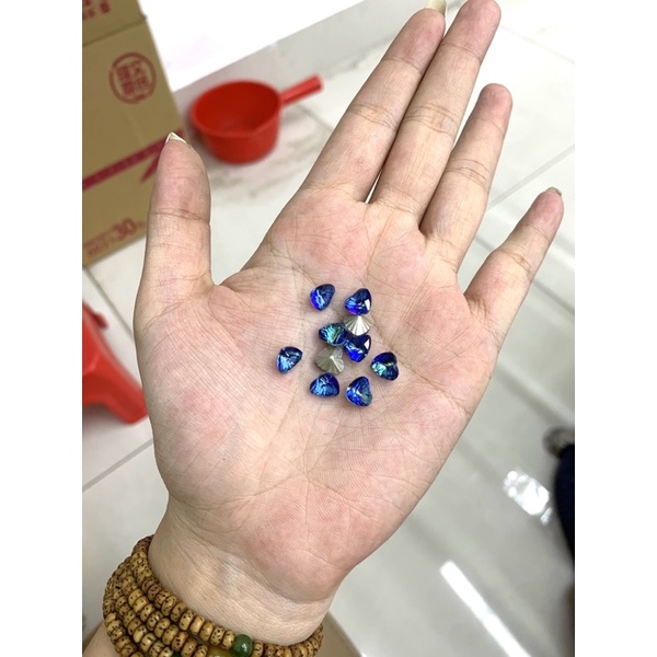 Đá ngũ sắc-đá khối chân nhọn siêu sáng bền