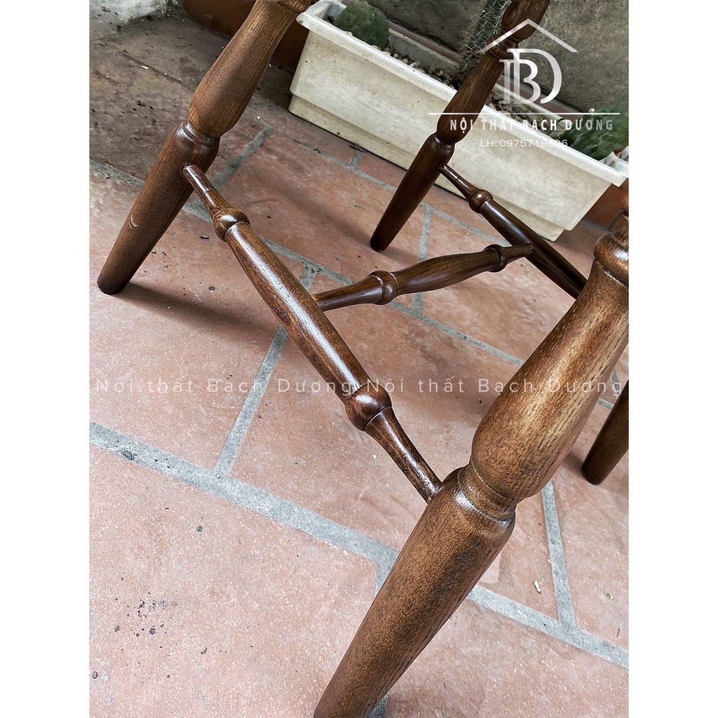 - Ghế đôn vuông tiện chân