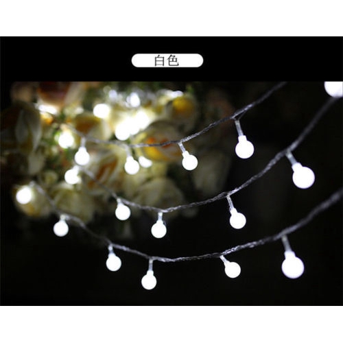 Dây đèn LED có bóng hình tròn dùng để trang trí Giáng Sinh