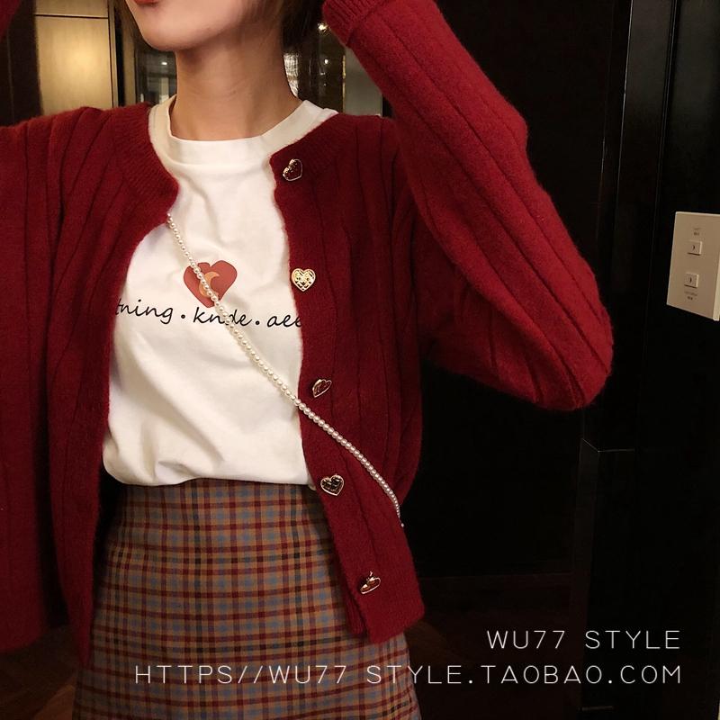 Áo khoác cardigan dáng ngắn phối nút hình trái tim ngọt ngào | BigBuy360 - bigbuy360.vn