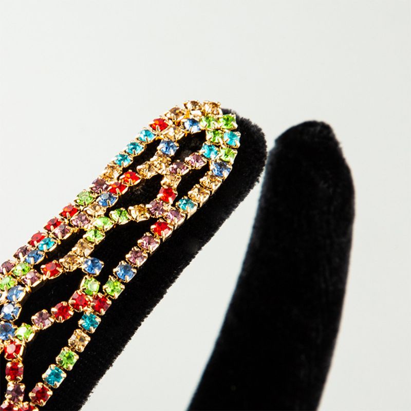 Khăn Choàng Nhung Đính Đá Lấp Lánh Phong Cách Baroque Cho Cô Dâu