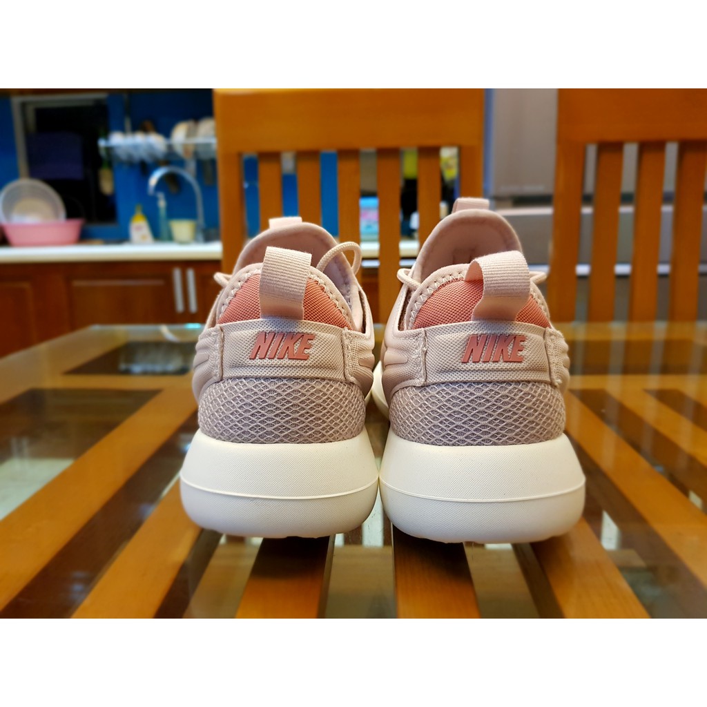 Giày thể thao nữ NIKE ROSHE TWO 844931