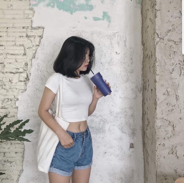 Áo phông croptop trơn ôm tôn dáng