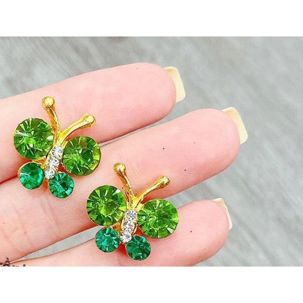 Charm  bướm nhí gắn dép havaianas có 6 màu như hình  , mẫu mới có sẵn , link chỉ bán charm k kèm dép