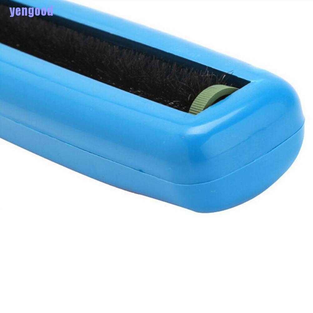 Dụng Cụ Lau Thảm Bằng Nhựa Tiện Dụng