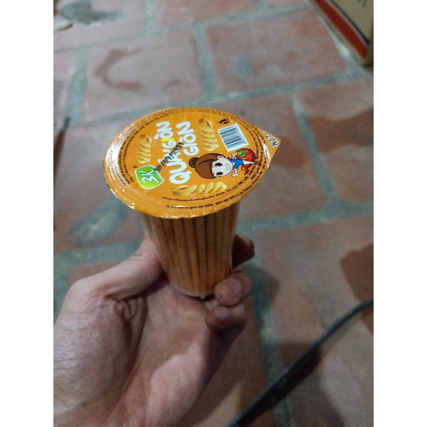 1 cốc tăm cay quẩy giòn giòn