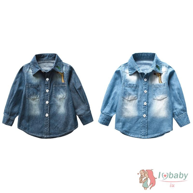 Áo khoác denim dài tay phối nút hình hươu cao cổ cho bé