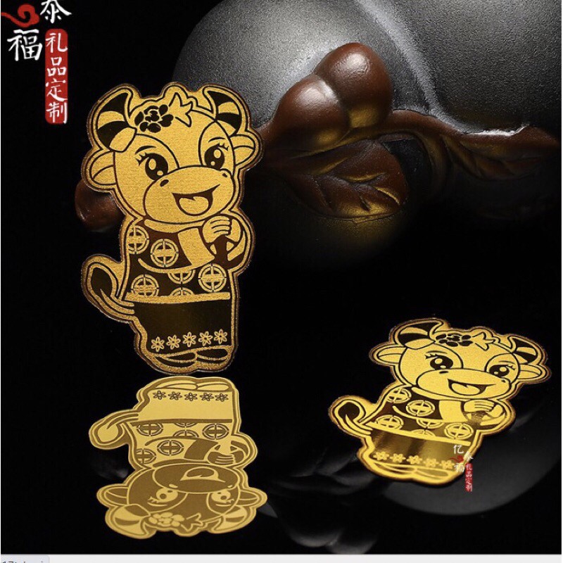 Set 2 Miếng Dán Trâu Vàng, Mèo Vàng Dùng Cho Ví Tiền Và Điện Thoại