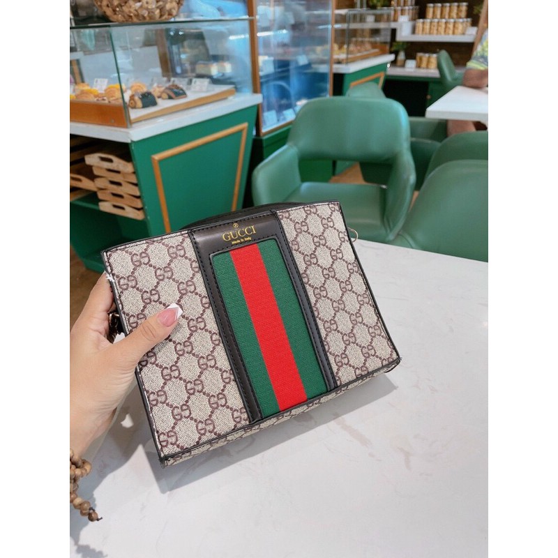 Túi gucci xọc đỏ