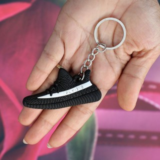 Móc khóa silicone giày yeezy Xám