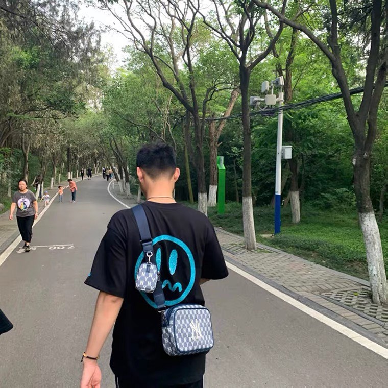 Túi đeo chéo MLB Monogram Crayon New York Yankees