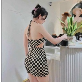 Đầm body caro ô nhí khoét eo cổ yếm xinh LY55