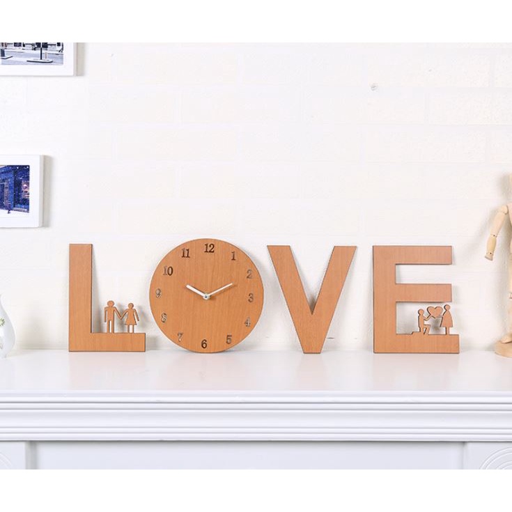 Bộ Đồng hồ treo tường Cao Cấp - hình dáng chữ LOVE bằng Gỗ